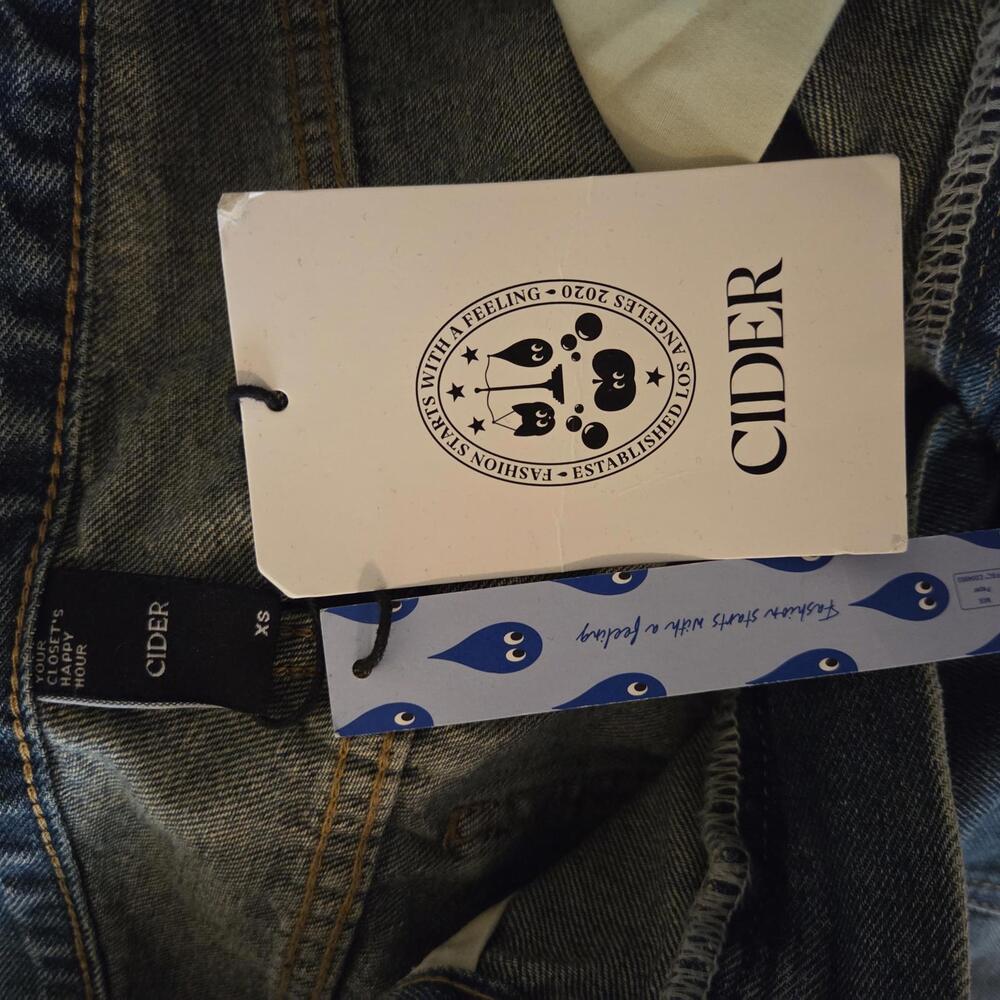Cider Alessia Solid Cargo Jeans - Size XS‎ - Picture 8 of 8